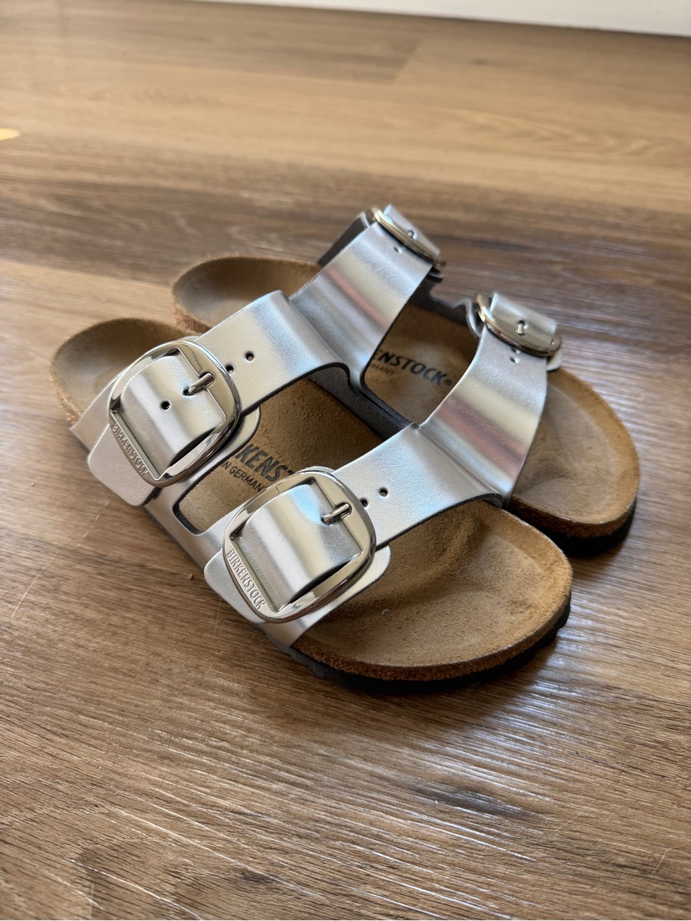 NWOT Birkenstock Arizona Big Buckle Sandals Metallic Silver